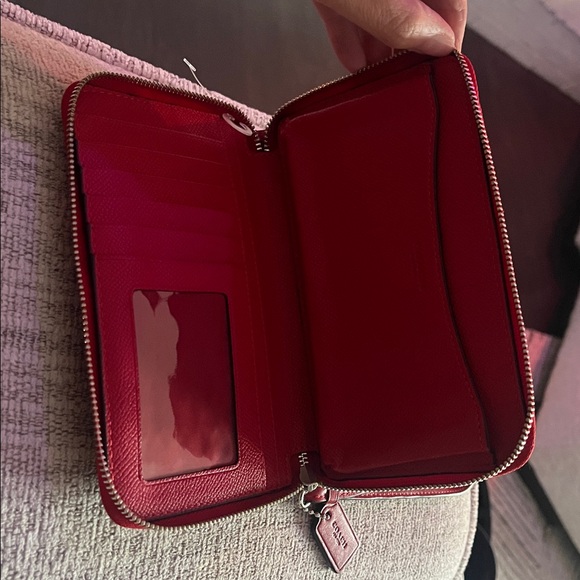 COACH Signature Medium Wallet-NEW W/OUT TAGS-6 X 4” - Picture 3 of 9